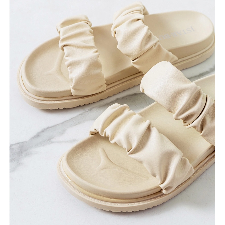 Beige women's Buzaco slippers 1