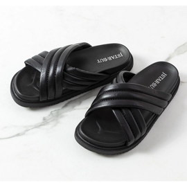 Black slippers on the Daintree platform 1