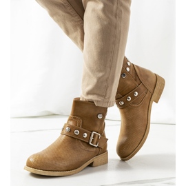 PA1 Punchs brown boots 2