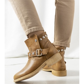 PA1 Punchs brown boots 1