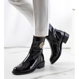 PA1 Black patent boots from Rodovia 1
