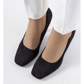 Black pumps on a Coxi stiletto heel 1 Black pumps on a Coxi stiletto heel 1