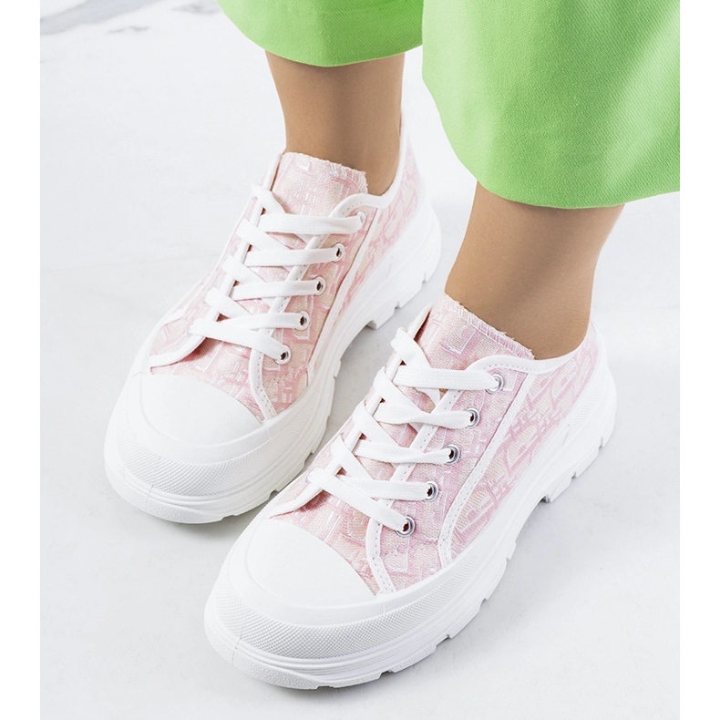 Pink sneakers on the Valida platform white 1