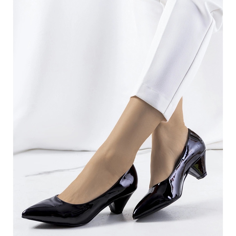 Black Holbeck pumps 1