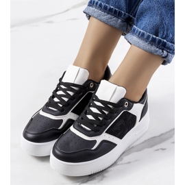 Black sneakers on the Coronel platform 2