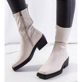 Beige high-heeled boots from Marisa 1