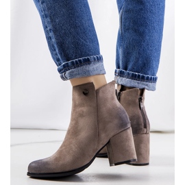 Brown Goldcrest boots 1