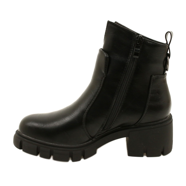 M. DASZYŃSKI Leather ankle boots with a thicker bottom Black Mońco 2