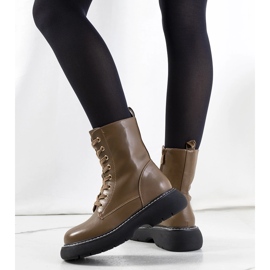 Brown boots from Myrefall type 1