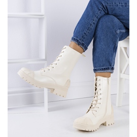 Beige boots from Tergaron 1