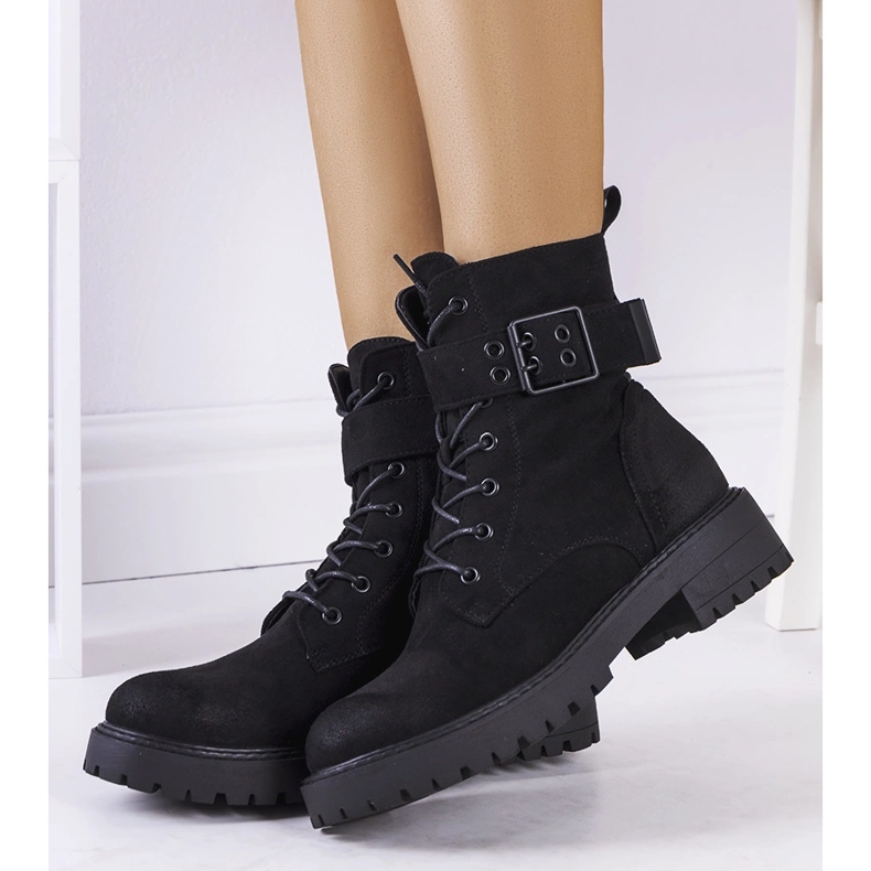 Black Tarrin trappers 1 Black Tarrin trappers 1