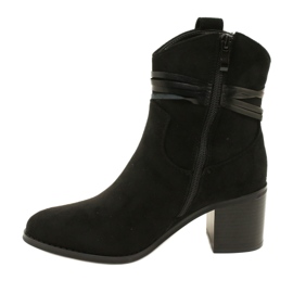 M.Daszyński Women's suede boots insulated with black chain 1