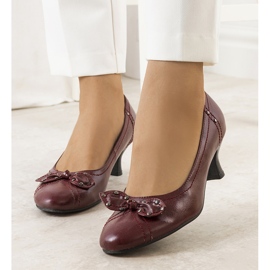 Red pumps with a Repina bow 1