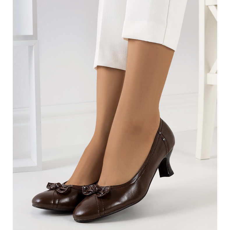 Brown pumps with a Repina bow 2