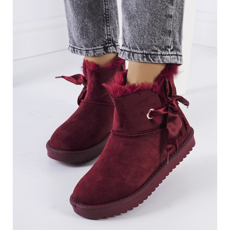 Maroon snow boots with a Lachance bow claret red 1