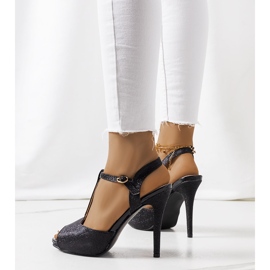 BM Black sandals on a Soler heel 1