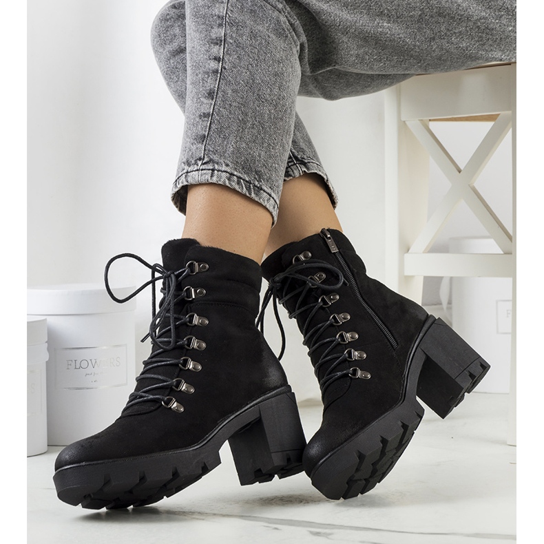 PA1 Black boots on the Langesko post 1