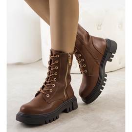 PA1 Brown Enoksen hiking boots 1