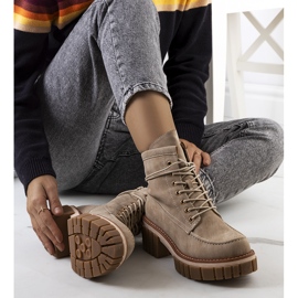 PA1 Beige trappers by Nicolo 1