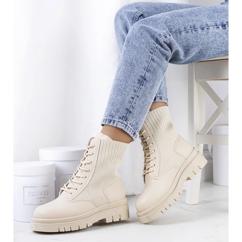 Beige Lennon trappers 1