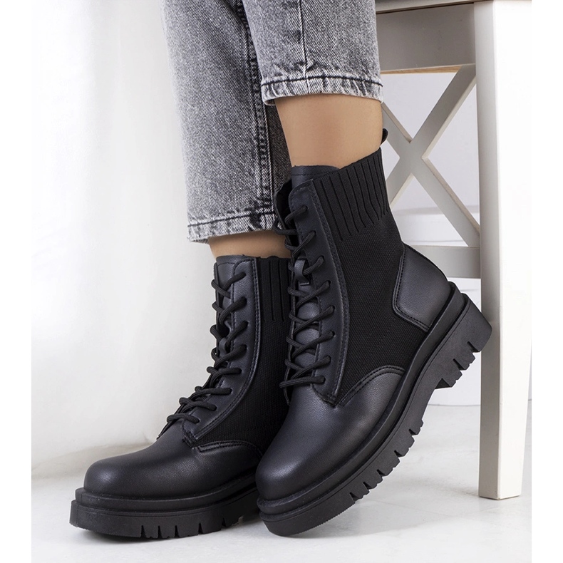 Black Lennon trappers 1