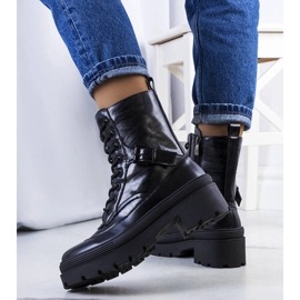 Black trappers by Norra 1