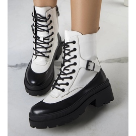 Norra's white trappers 1