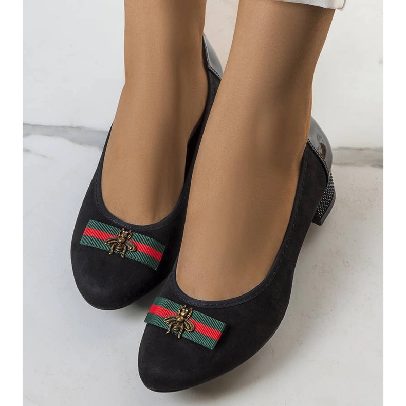 Black pumps from Manelia 1