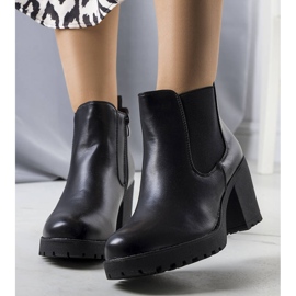 Black Cattan insulated boots 1