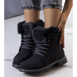 Black insulated boots with fur from Rosmina 1