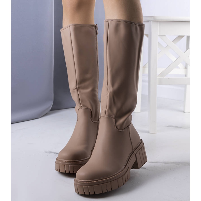 Brown, insulated boots from Salda beige 1