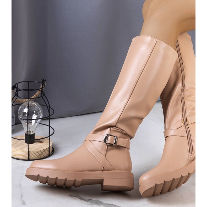 Beige insulated boots from Olmin 1