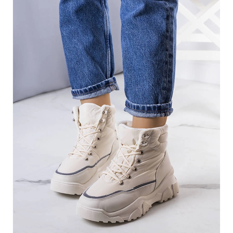 Cream-colored Rimu insulated boots beige 1