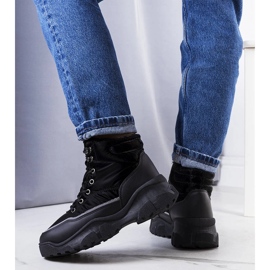 Black insulated boots from Rimu 1