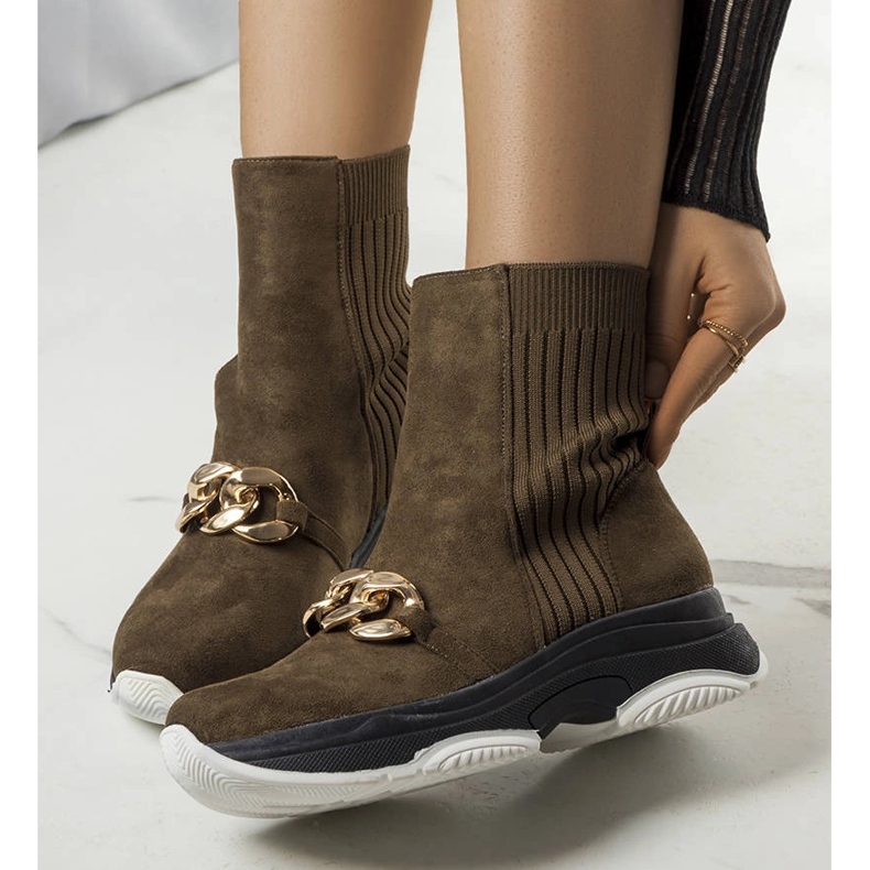 Green, insulated ankle boots with Ulster chain 1