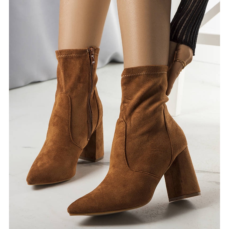 PA1 Camel boots on the Kensley post brown 2