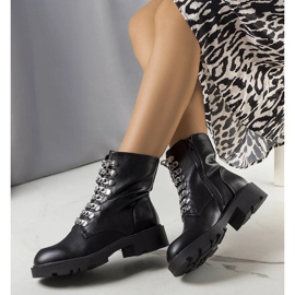 Black hiking boots with Sylas chains 1