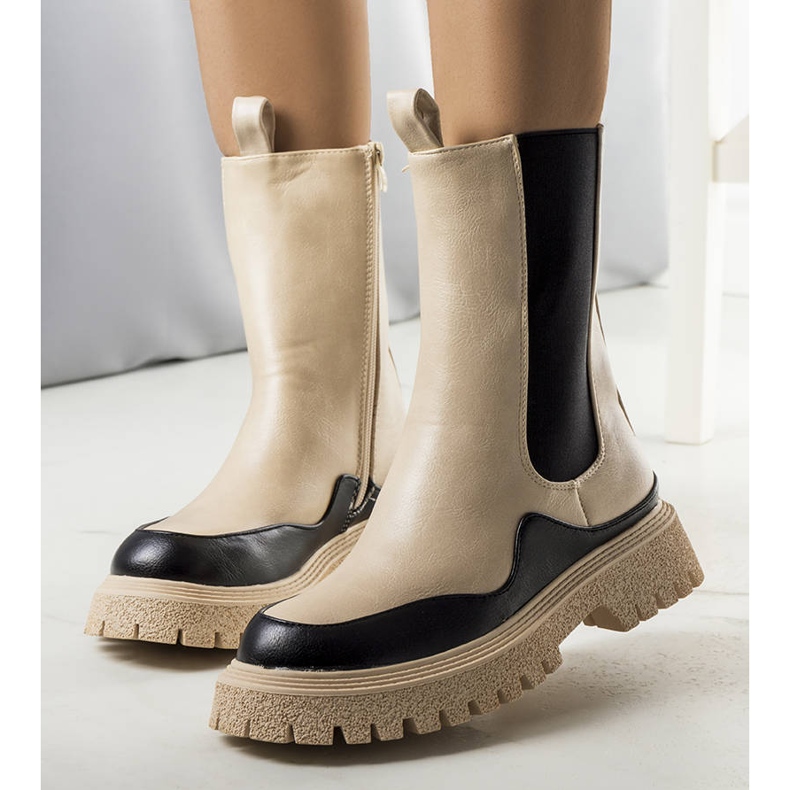 PA1 Beige and black boots from Valeris 1 PA1 Beige and black boots from Valeris 1