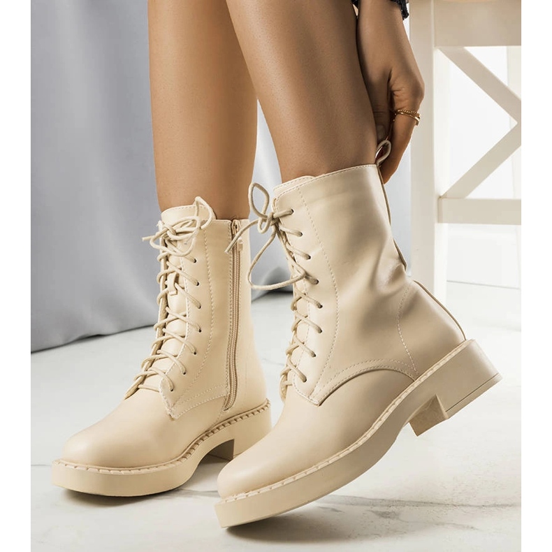 Beige insulated boots from Ildar 1