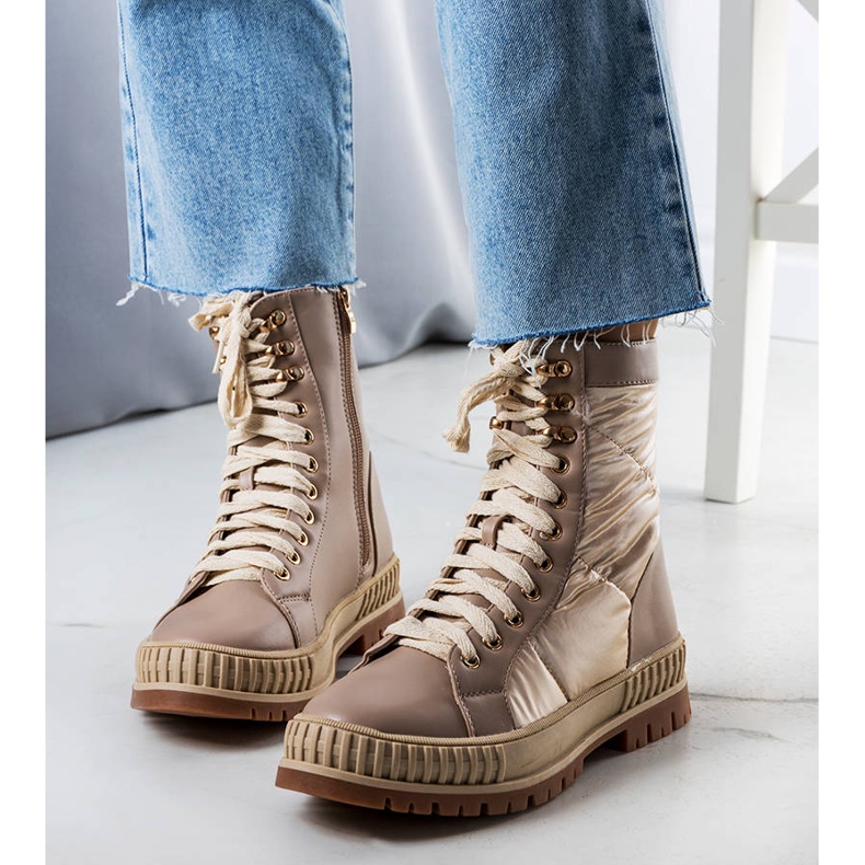 Beige insulated boots from Hamina 1