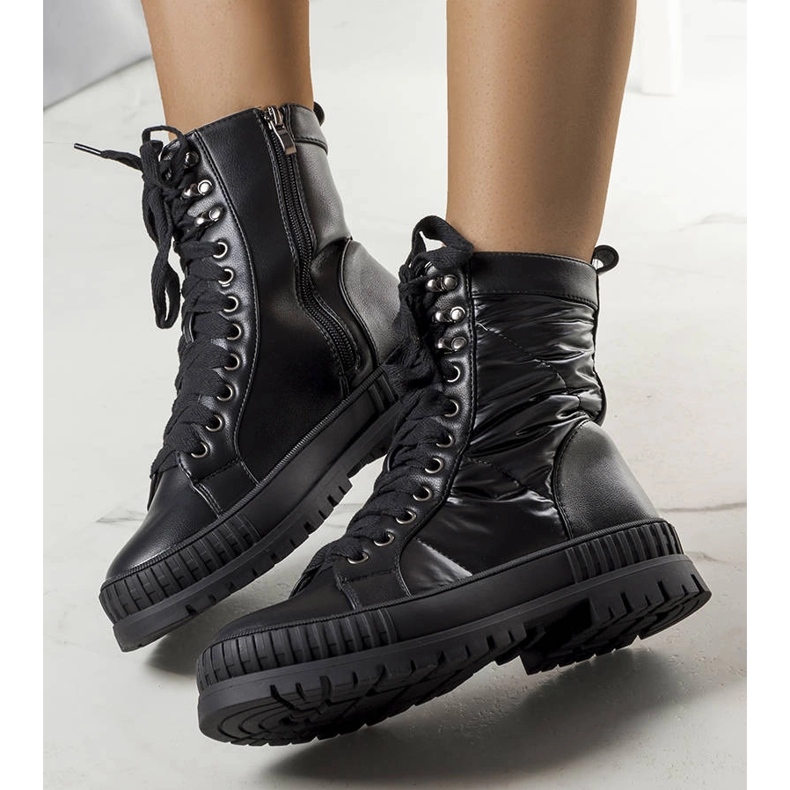 Black insulated boots from Hamina 1