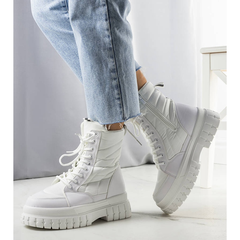 BM White insulated snow boots from Arinna 1