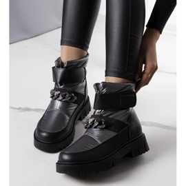 Silver snow boots with Ephraim chain black 1