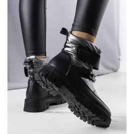 PA1 Silver snow boots with Ephraim chain black 2