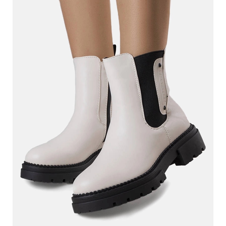 Cream insulated boots from Caron beige 1