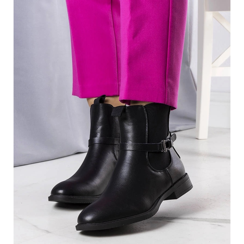 Black insulated boots from Marisi 1