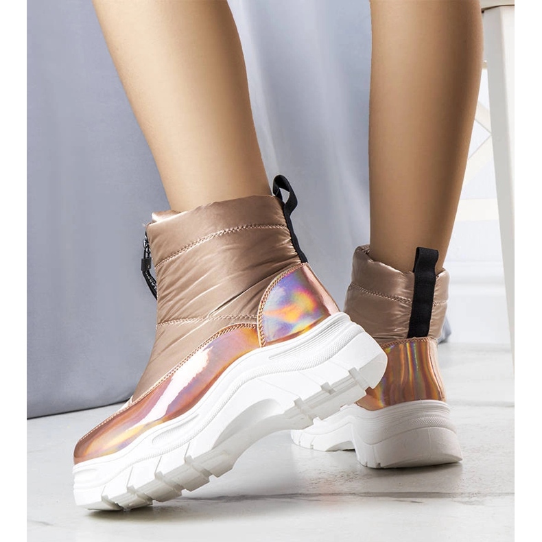 Leonel gold lacquered snow boots golden 1