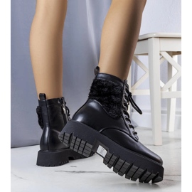 Black insulated boots with fur from Dixie 1 Black insulated boots with fur from Dixie 1