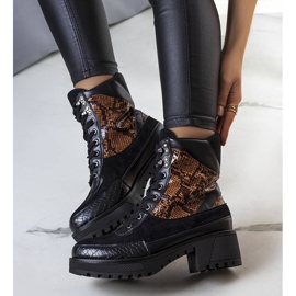 Black insulated boots decorated with Fox inserts 1