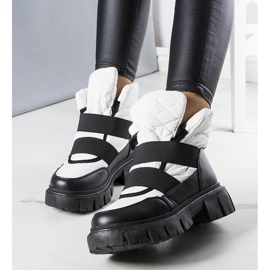 White insulated slip-on snow boots from Francisco 1